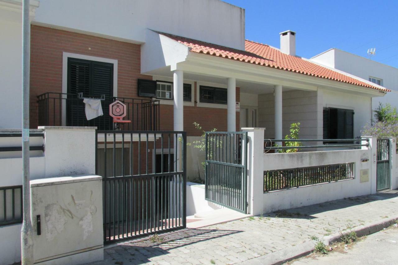 Hotel Residencial Marialva Park Corroios Exterior foto